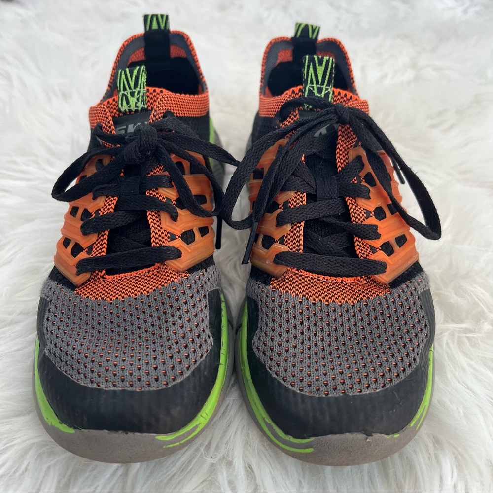 Boys Sketchers Size 4 - Picture 2 of 8